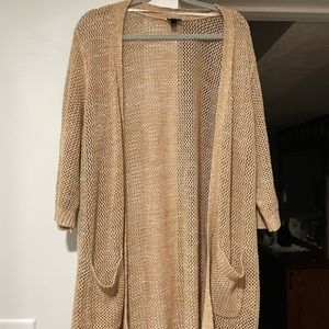 Very good condition Torrid 3/4 sleeve cardigan. Practically brand new